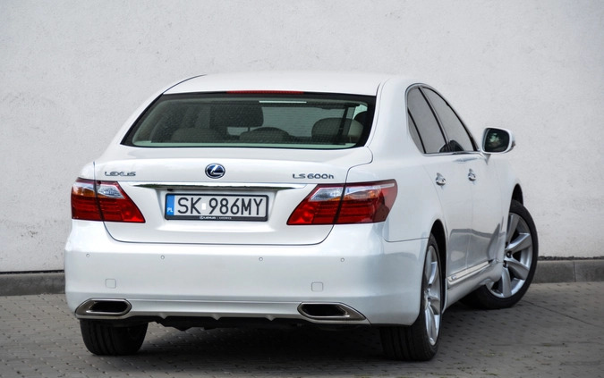 Lexus LS cena 98500 przebieg: 156100, rok produkcji 2012 z Katowice małe 277